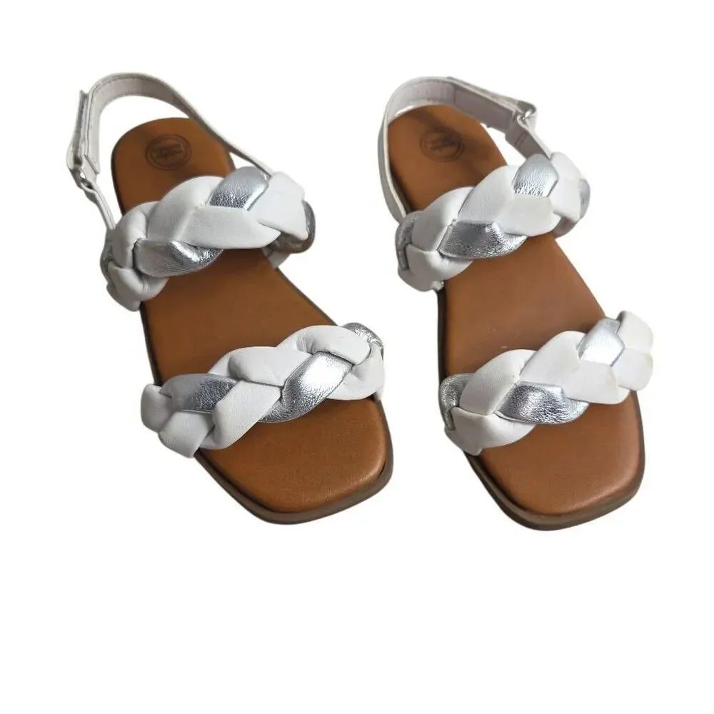 Wonder Nation silver sandals 13